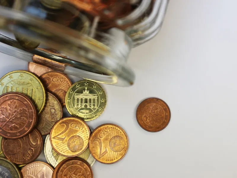 Multiple savings account buckets for different goals