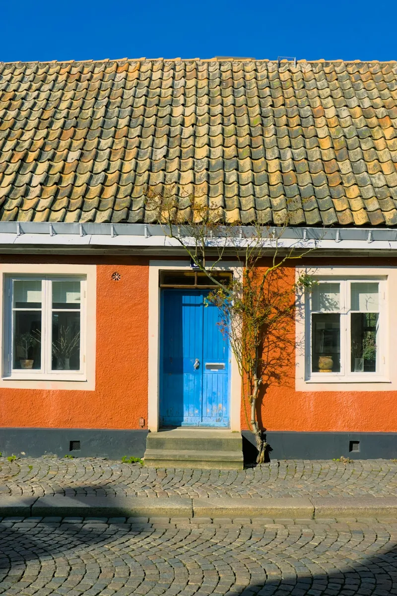 Valuing real estate in net worth calculations